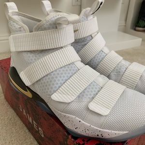 Nike Lebron Soldier 11 XI white gold